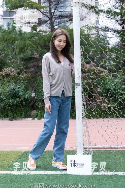 BoBoSocks袜啵啵 - 小甜豆的美图合集：从鞋子到丝袜，再到裸足，根本停不下来！