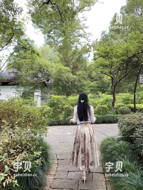 微密圈 - 展示美腿的私房图包，是July芝岚心血来潮的小秘密吗？