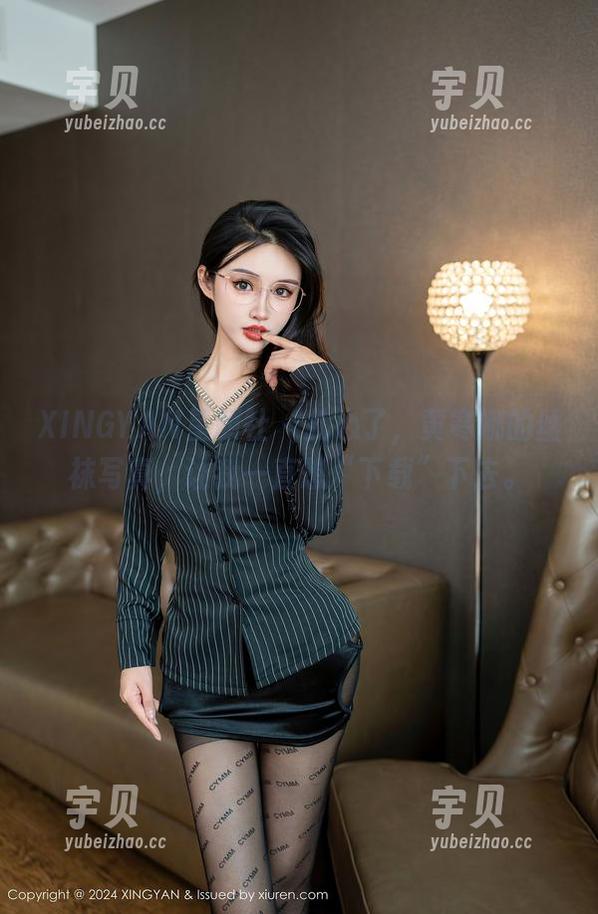 XINGYAN星颜社 - 扎心了，黄寒娜的丝袜写真，让我一直想“下载”下去。