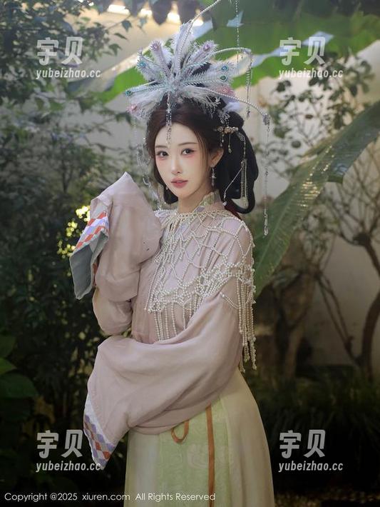 Xiuren秀人网 - 周于希sandy的牛仔裤写照：定制与随性的完美平衡。