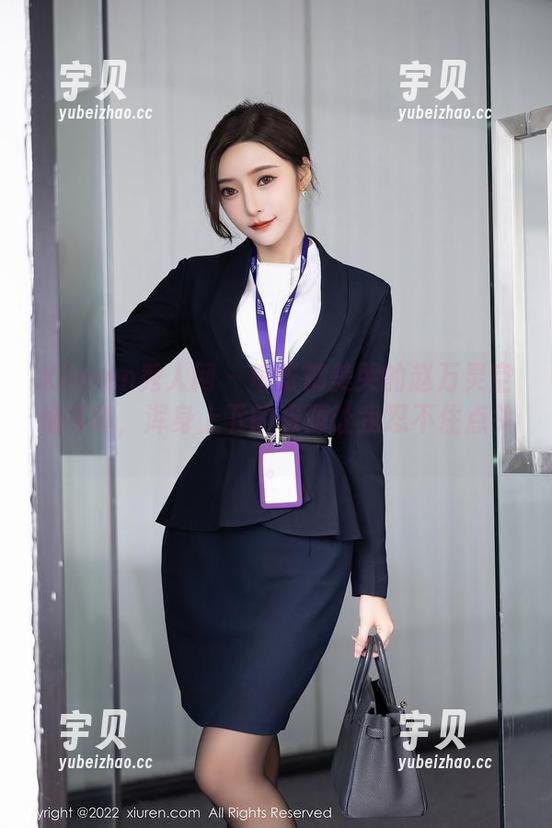 Xiuren秀人网 - 每张都美哭的赵万灵空姐写真，浑身上下的资源让我忍不住点头。