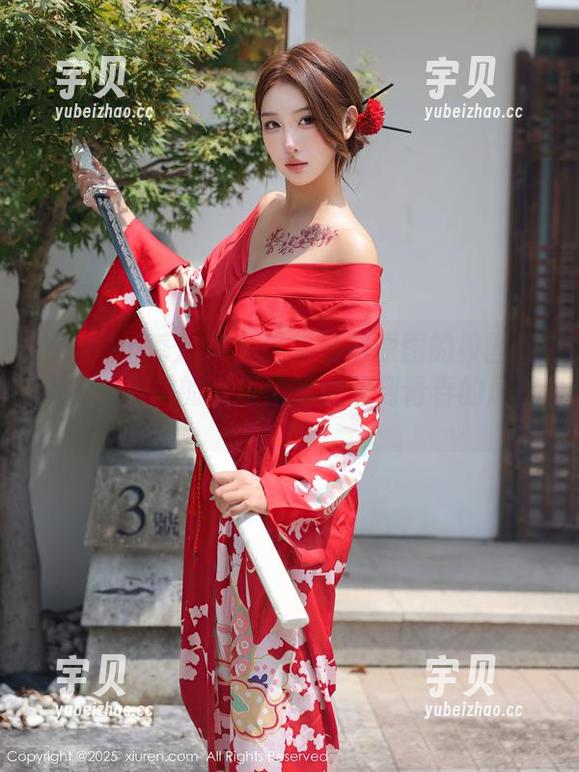 Xiuren秀人网 - 这组私拍原图的校园场景，陈思琪的气质让我联想到青春的尾巴。