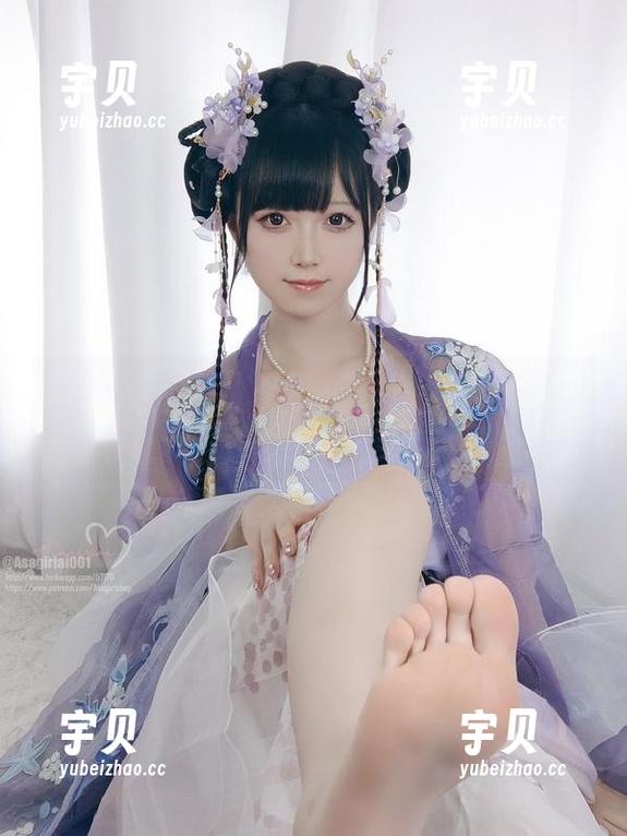 asagiriai(爱ちゃん)的校服原图：好想回到学生时代，哪怕只有一个小时