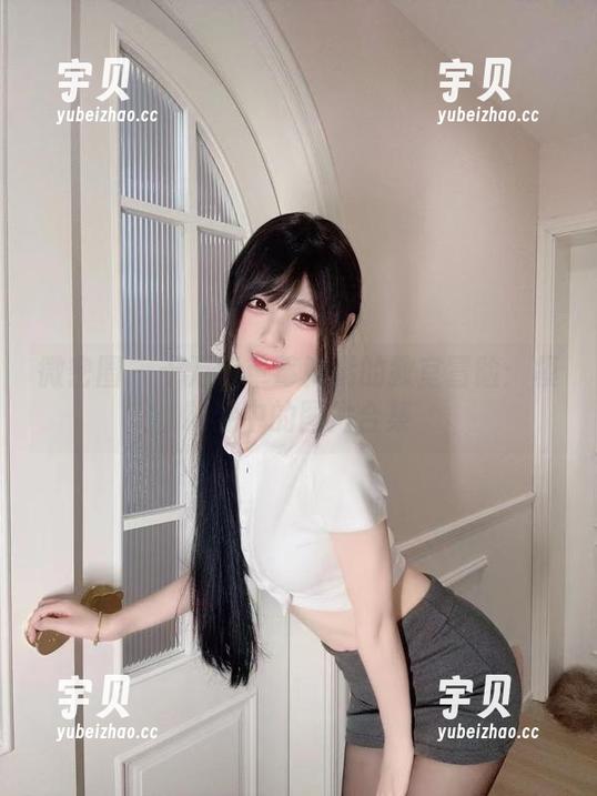 微密圈 - 十万口草莓粥粥的教室冒险：模糊梦中的图片合集