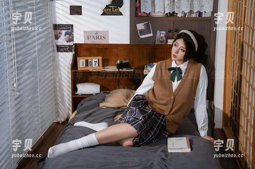 这套白裙真的不简单，奈汐酱Nice的福利图好像在说：“快来点赞吧！”