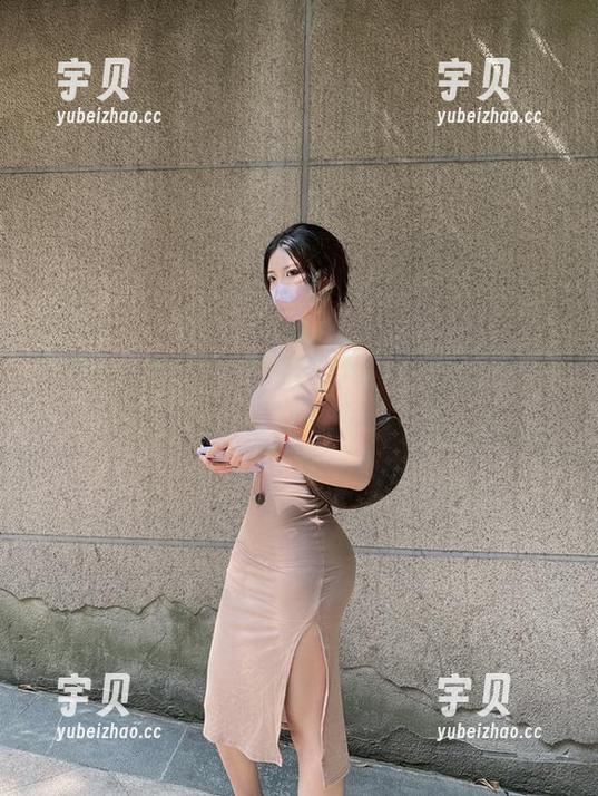 微密圈 - 妮是老虎的毛衣写真，萌与撩的不可能碰撞