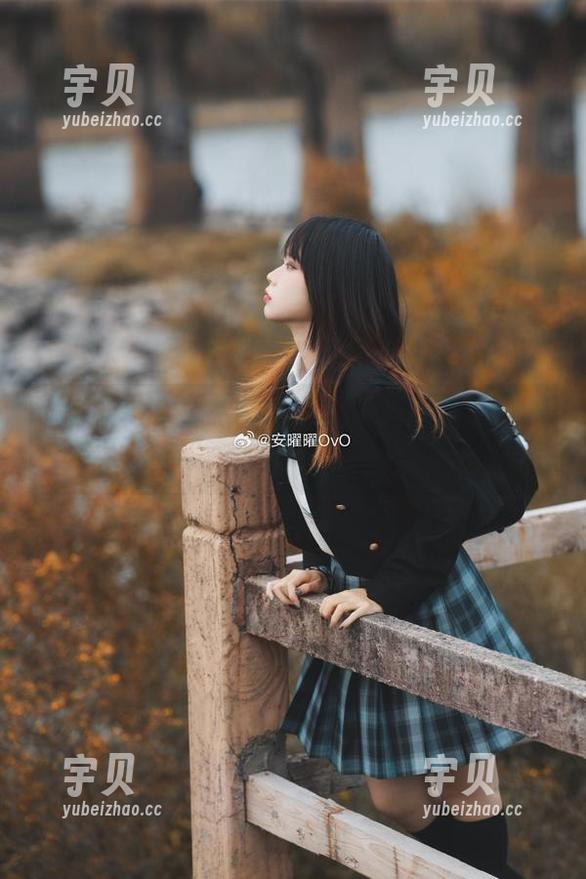 安曜曜的通宵未眠，谁能抵挡这张放学后的图包？