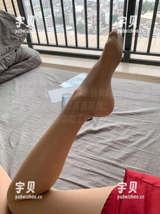 微密圈 - 办公室里的小仙女ELaine，总有让你意想不到的高清时刻，试试下载，装点你的工作空间。