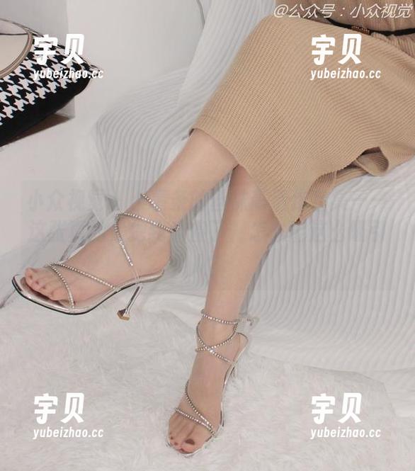 小众视觉 - 小薯条的丝袜高清作品集——这张真的是把我看傻了，怎么能这么吸引人？