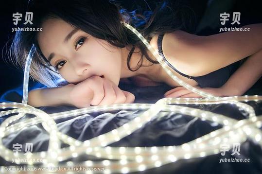 推女神 - 棉袜呼唤，施忆佳出击，图册中隐秘的“塑形”秘技！