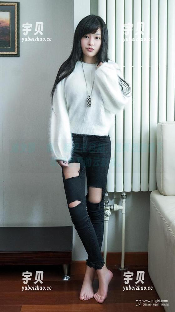推女郎-杨伊 推女郎 - 哦,杨伊在自拍,我真想顺便下载网盘里的云彩来。
