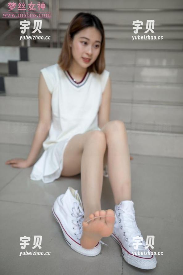 梦丝女神 - 这是莹仙女的粉粉写真，我的天，什么情况！