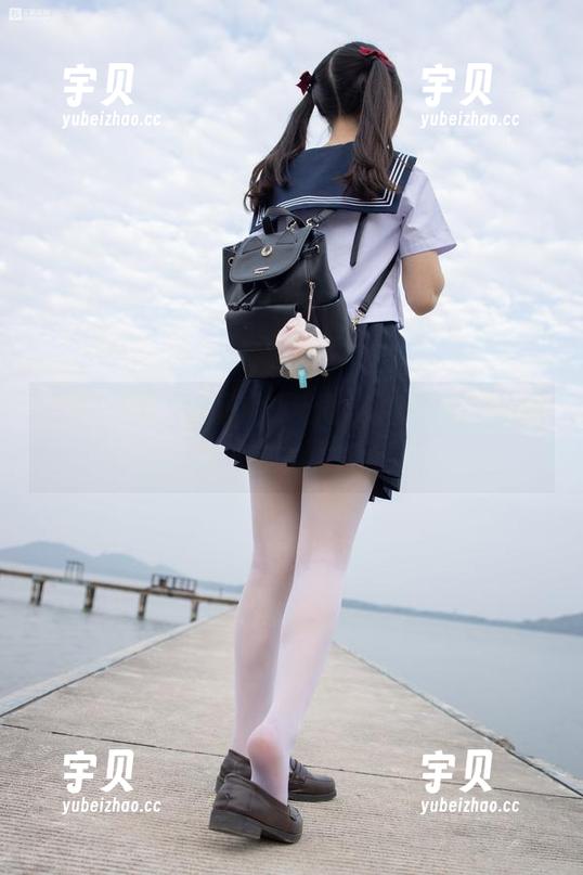 森萝财团 - 看吧！小七的礼服图片，随便一瞥就想多看几遍。
