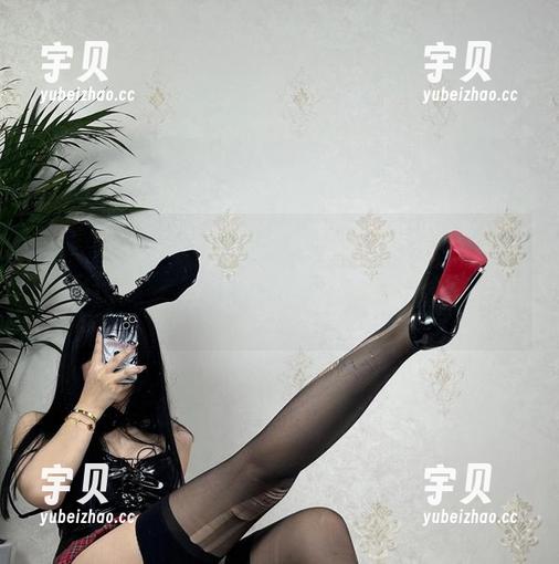 微密圈 - 浓缩了‘白’的精髓，猪饲料的纯白作品集，让我想起了小时候的肥料袋…
