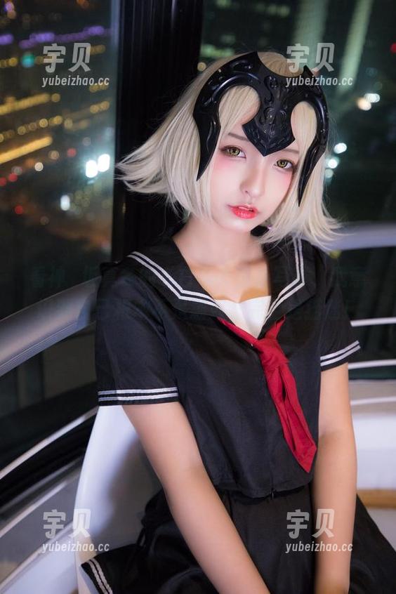 看神楽坂真冬的《白黑の猫》写真，我意识到自己根本不是猫奴，完全是猫迷！