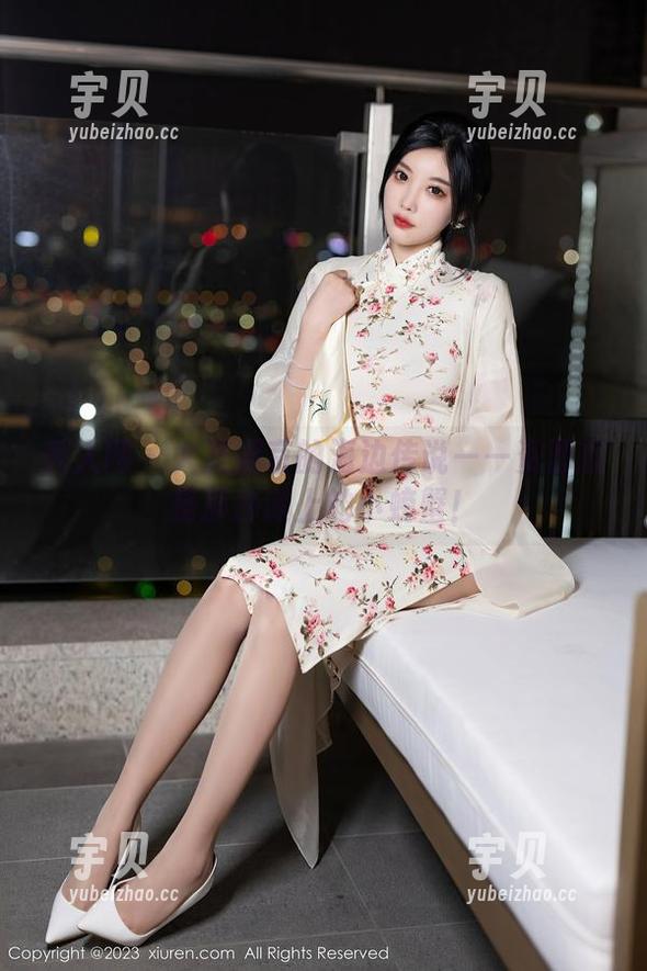 秀人网 - 大美媚京的海边传说——资源就是那沙滩上的小螃蟹！