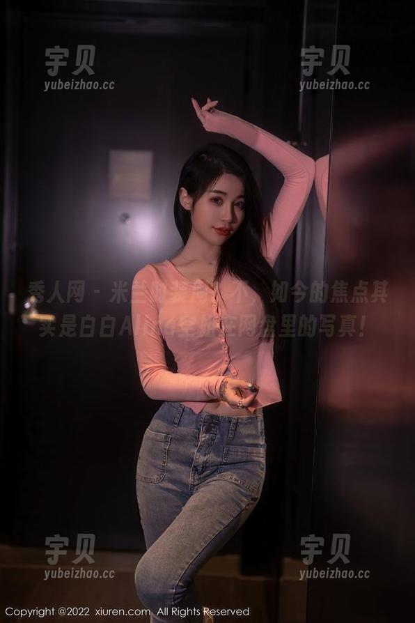 秀人网 - 米兰时装周？不，如今的焦点其实是白白Alina空姐在网盘里的写真！