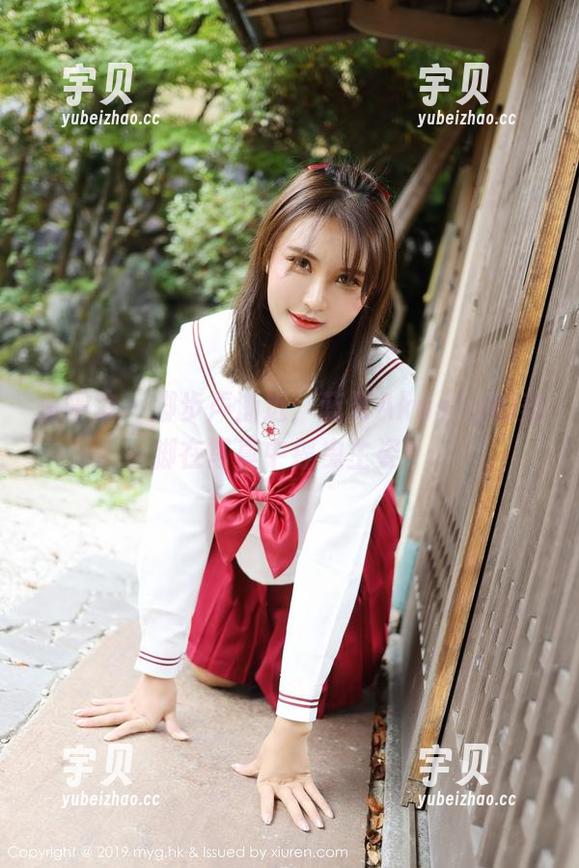 美媛馆 - 脚步声渐近，蓝夏Akasha的美脚在写真中摇曳生姿！