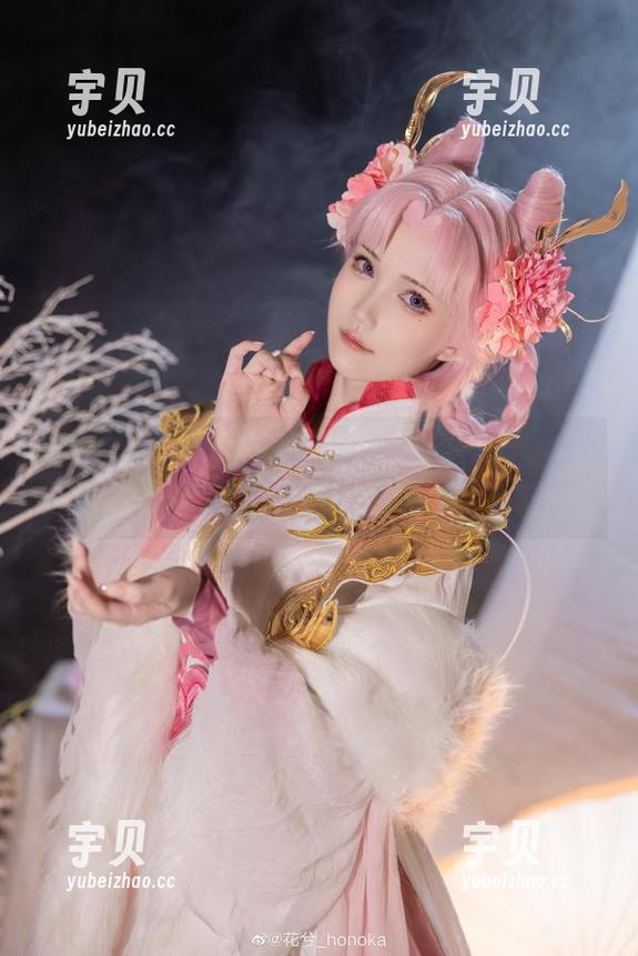 看花兮_honokacos的那一抹白丝，心里想：这究竟是不是真的？