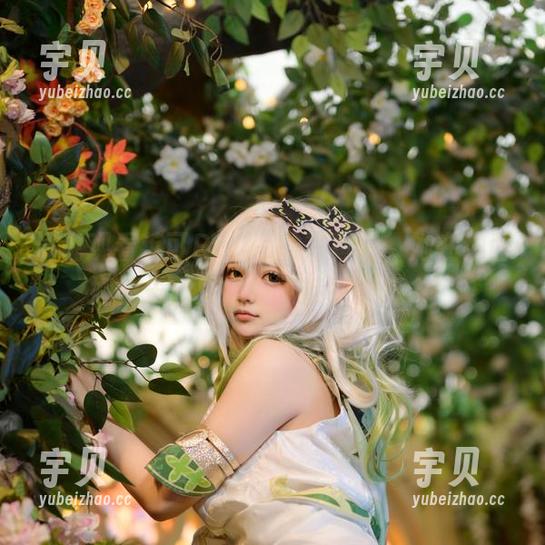 说说观看莱可Raika的写真吧，她在纳西妲的乐园里找到了特别的魔力！