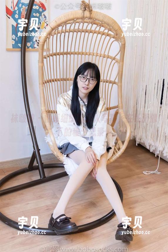 袜啵啵 - 情感细腻的双人写真，在线画像下的稚予思索…