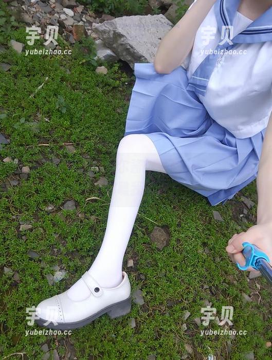 无圣光图集里的西尔酱：兰草旗袍，简单说就是“你瞧我吃得开”！