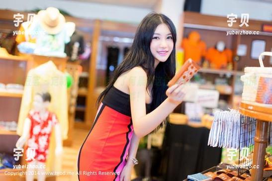 青豆客 - 定制豹纹又怎能少了何晨曦这位女王？图集里满满的挑衅！