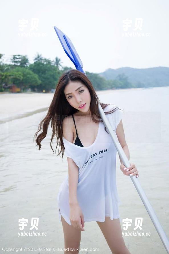 魅妍社 - 关思阳的美图：这礼服真让人想要继续看下去
