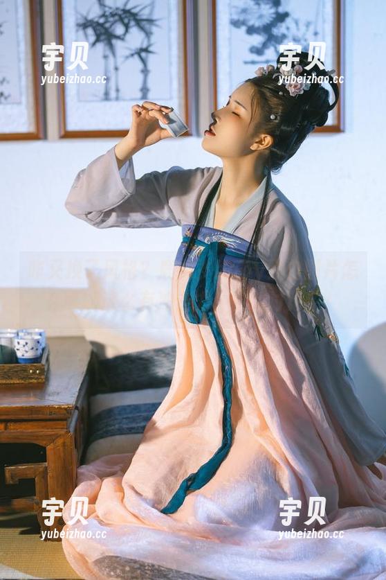 咋又换了风格？鹿八岁baby黑白图片怎么可以这么有冲击力，更新讨论中！